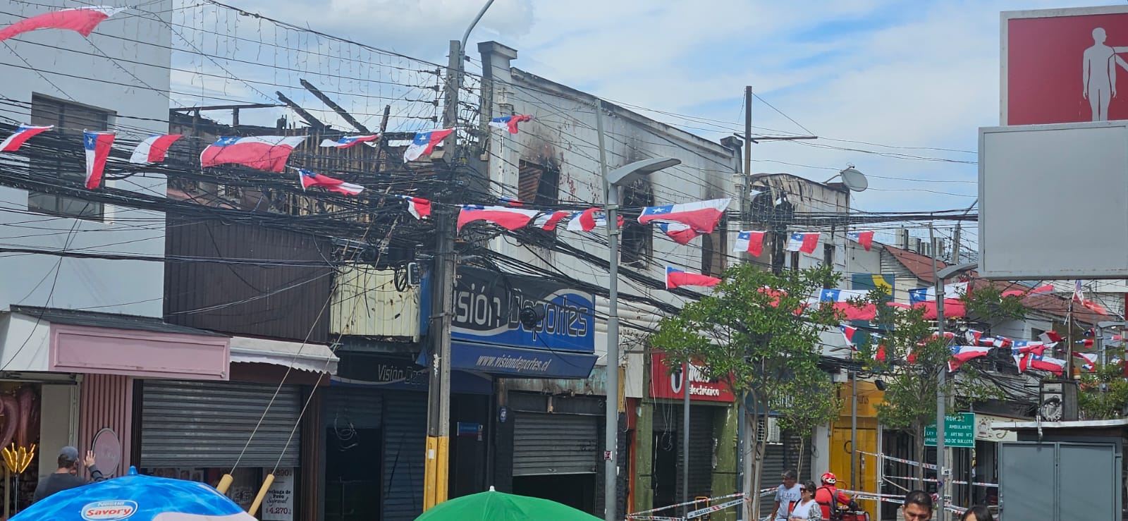 Incendio afectó a cinco locales comerciales y dos viviendas en pleno centro de Quillota
